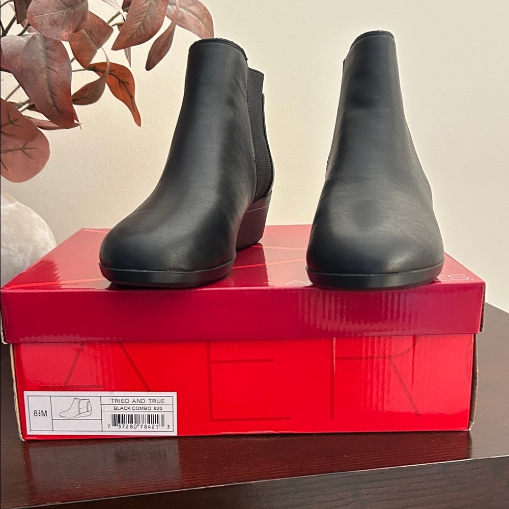 AEROSOLES TRIED AND TRUE Women's Classic Black Ankle Boots Size 81/2